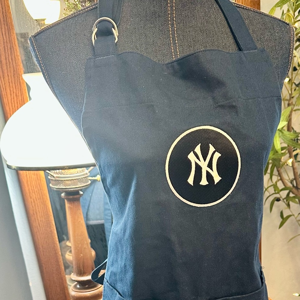 Vintage New York Yankees | William Sonoma 100% Cotton Pocket BBQ Chef Apron